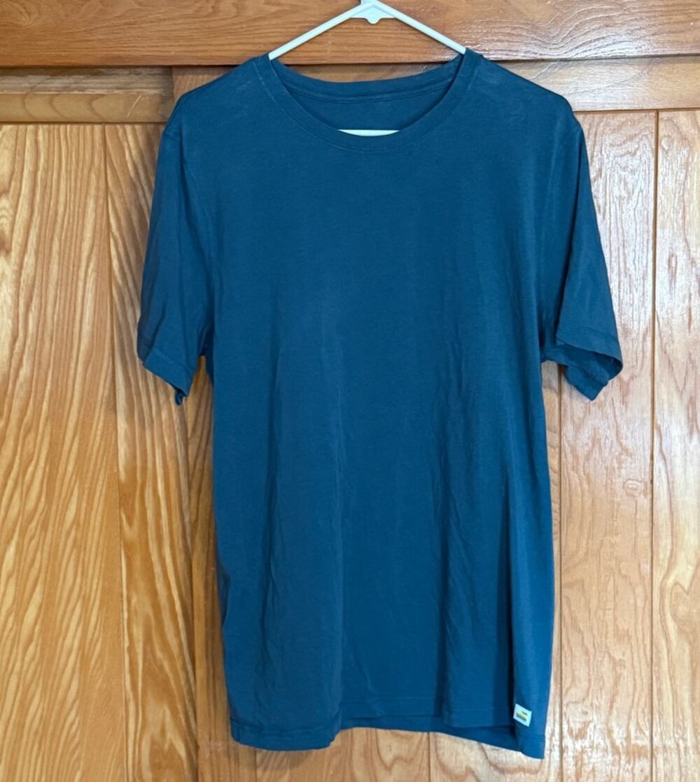 Vuori Tuvalu Tee in Teal Green - Men’s Size Large